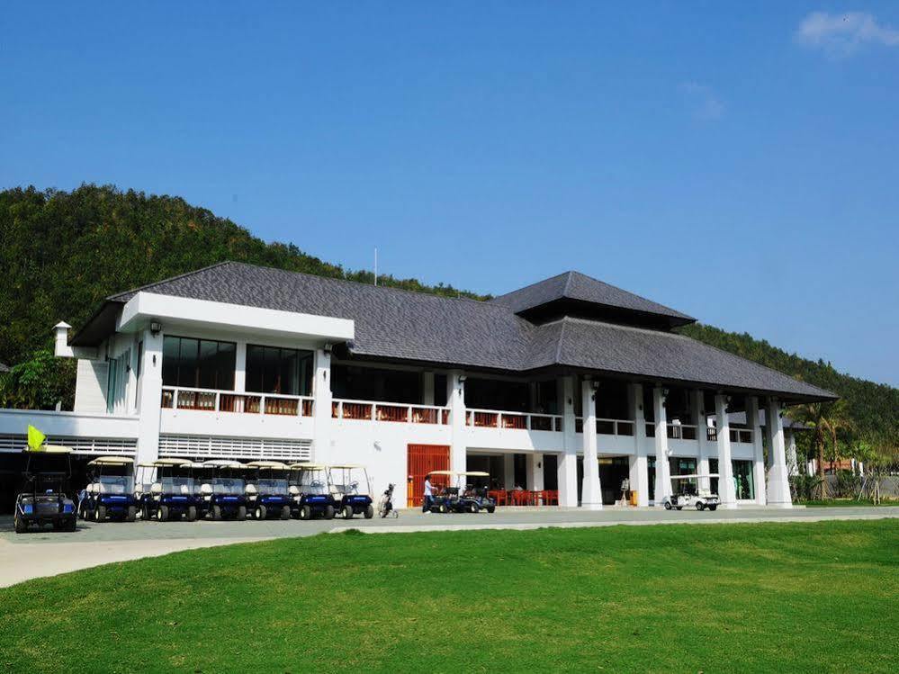 Alpine Golf Resort Chiang Mai Ban Huai Sai Nua Exterior photo